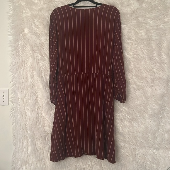 Old Navy Burgundy striped dresss - Picture 6 of 7